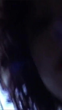 Chica de gran culo follada en trío con doble penetración