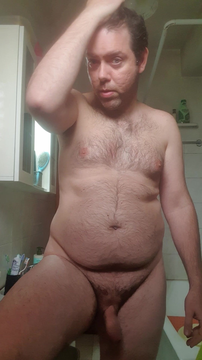 Mirko2589: Tout nu dans ma salle de bain