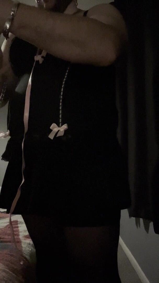 Shaun Cbt: Pantat crossdressers diborgol dan disodok pentilnya yang ditindik