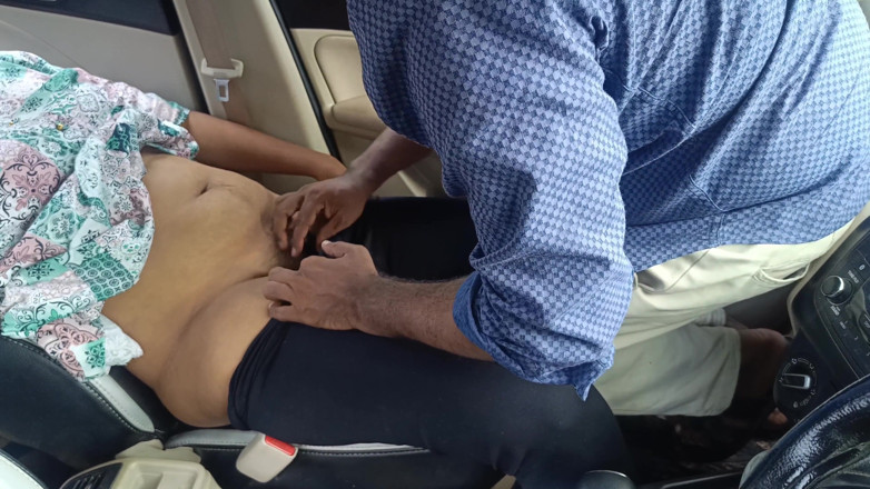 Inba: ऑफिस मैनेजर कार के अंदर शादीशुदा सहकर्मी के साथ हॉट रोमांस का मजा ले रहा है भाग 4