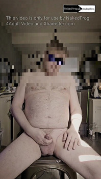 Un homme, une chaise et une bite