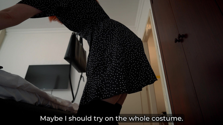 Toma Mur: Мачеха В Костюме Женщина-кошки Склоняет Пасынок К Горячему Сексу На Общей Кровати