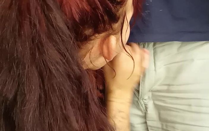 Prettypoison: 脚立は私のホットな小柄な入れ墨の体を硬く、止まることなくファックします
