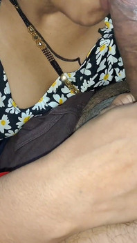 Indiana esposa chupando pau até gozar na boca