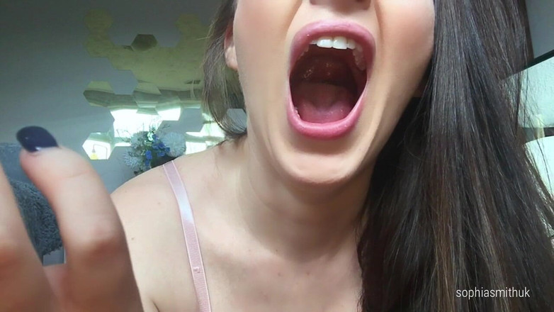 SophiaSmithUK: Язик і тизер yawn