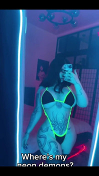Lemme Shine in Neon Light