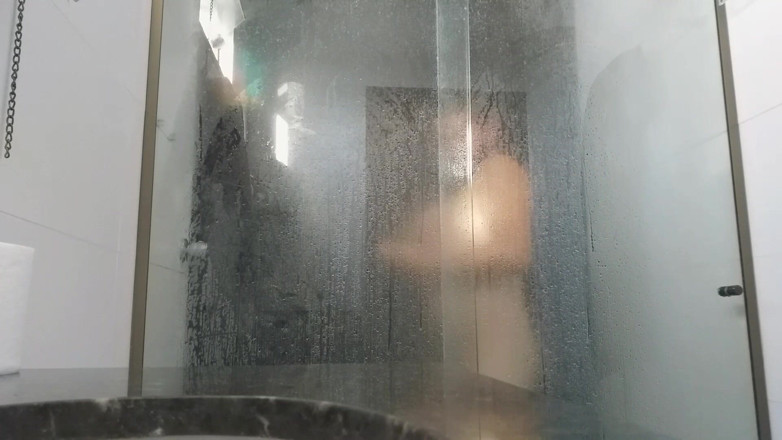 Marcosninfo: See What I Did in the Shower, Caught in the...