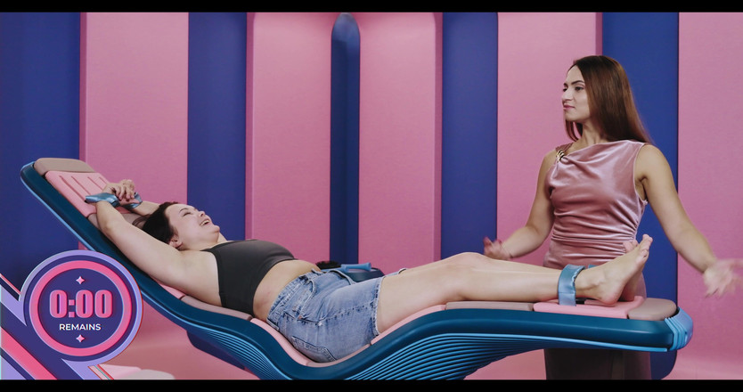 Tickling Show: Alice Peachy