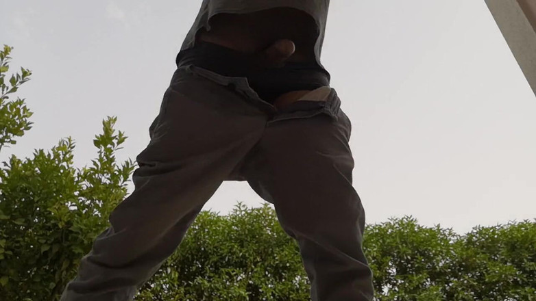 Rafael Torreano: Швидкий дрочку на відкритому повітрі під час сигарети