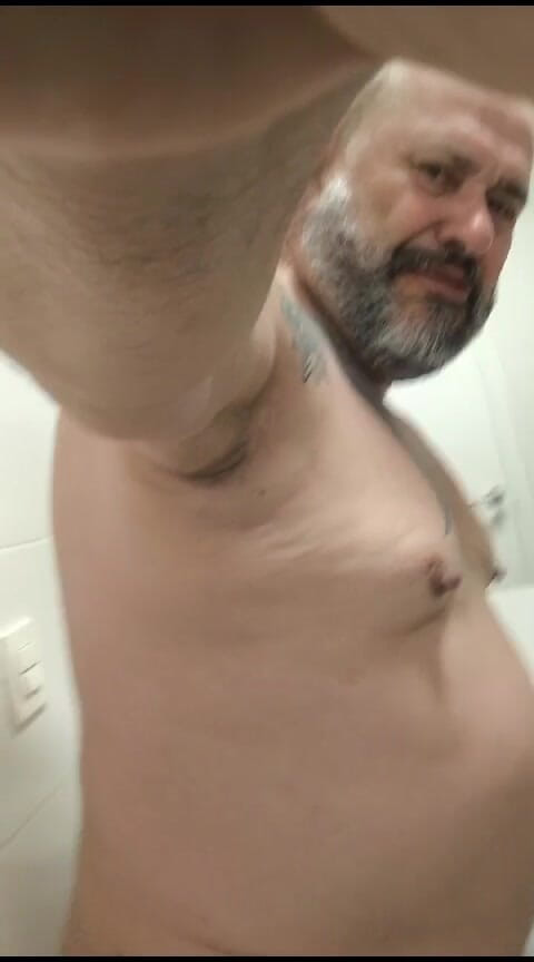 Asuspies6: Дилдо на стіні