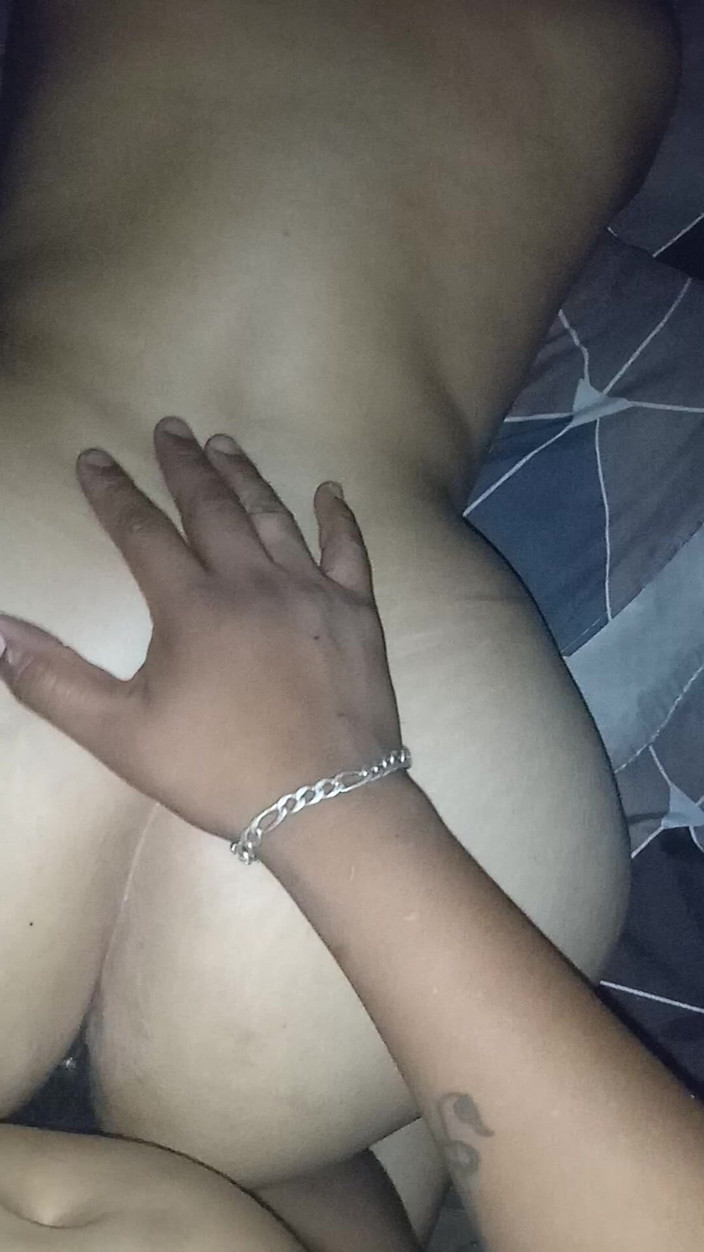 Eatrella j: De kleine buurvrouw verlangt