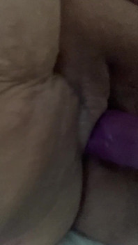 İri güzel kadın 12 inçlik didlo ile amımı sikiyor