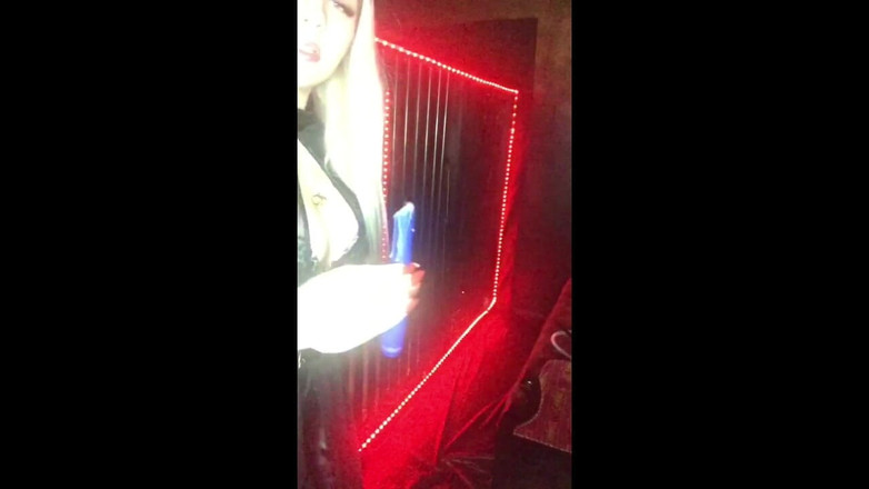 Queen_of_BDSM: Xxl kafesinde köle büyüyor!