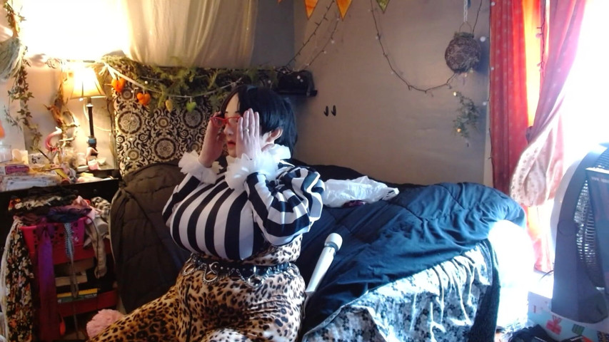 Miss Lacy Duval Smoking and Vibing (Miss Lacy Duval)