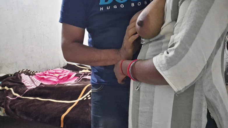 DesiBurChudai: Hintli desi köyü seksi yenge kocasıyla sikişiyor