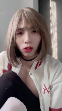 Cutie Sissy Deepthroat Cumshot thumbnail