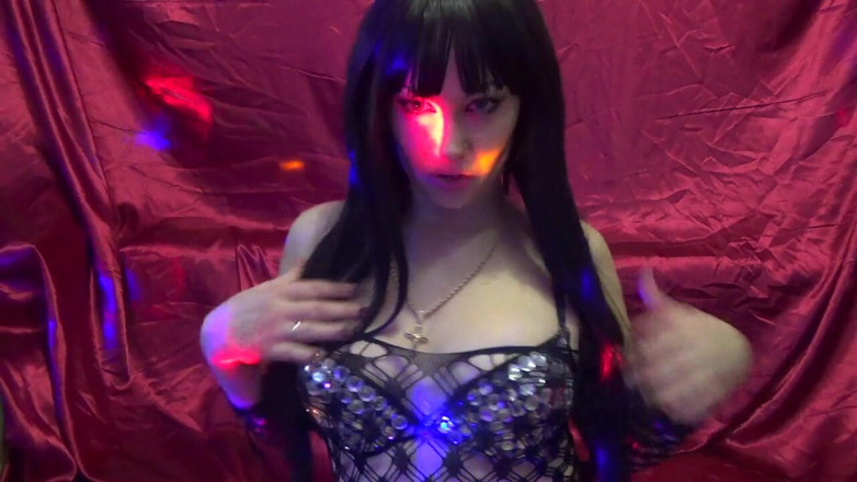 Goddess Misha Goldy: 中毒豚は私の完璧なお尻のために戻ってきます