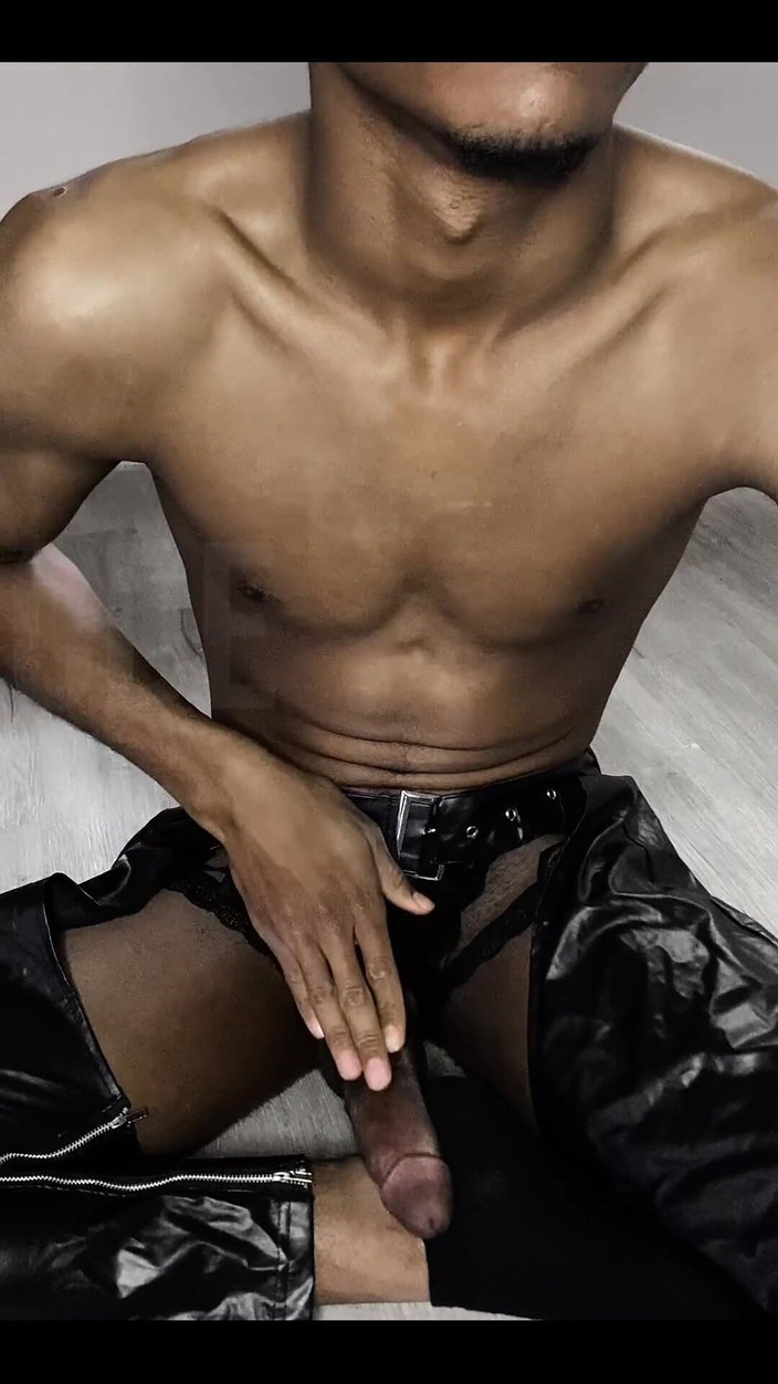 Boy Wonder: Погладжування цього товстого чорного члена в повному косплеї з криками