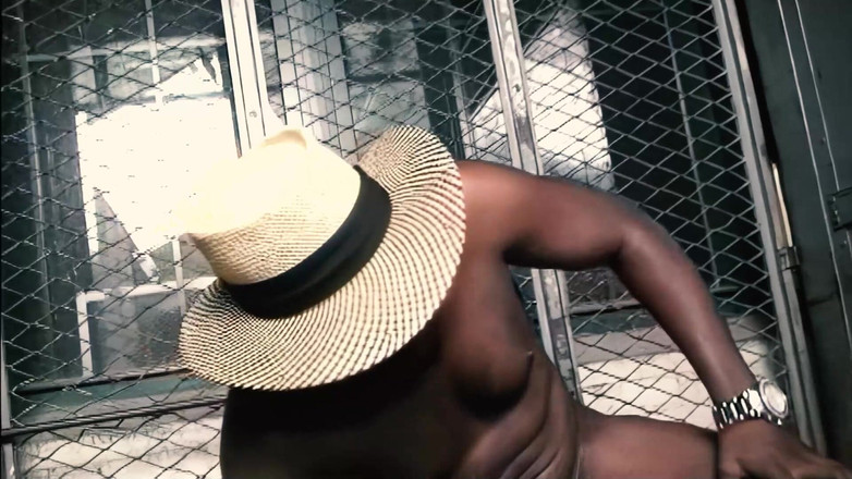 BestPorn85: Rayne Falls recebe um enorme pau preto, bem como um...