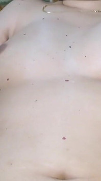 妻がかゆいお尻を抱いてほしいと頼んだ