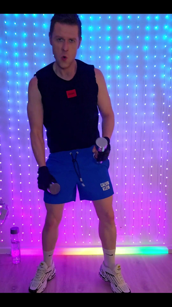 Roman Heart: Fitness Workout in blue CK Shorts 