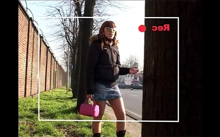 NASTY AMATEUR - Pornstar for a day: Camionero recoge hermosa milf, folla su culo con condón y...