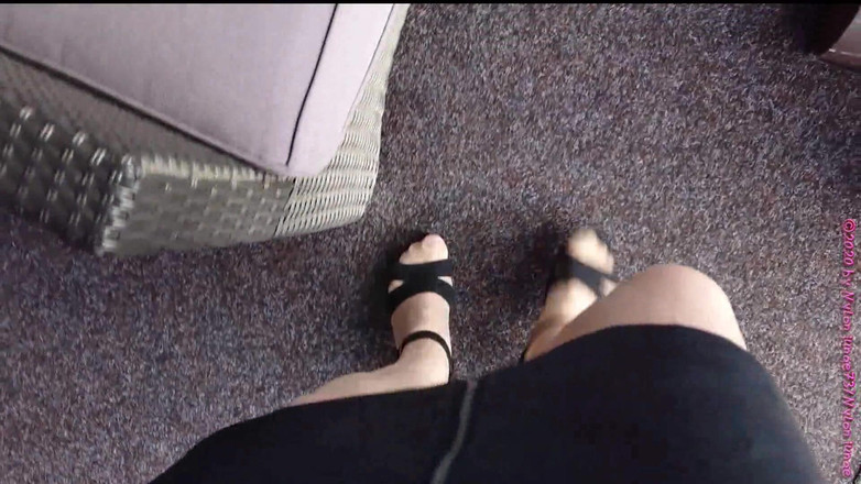 Carmen_Nylonjunge: Malá procházka v podpatcích