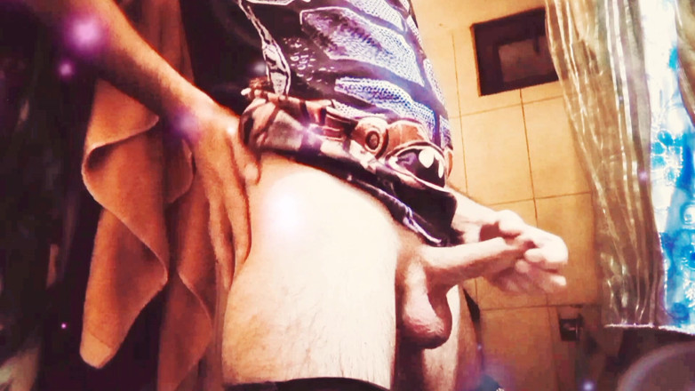 Willy Alexandru Petre: Kontolku dikocok dan di-fingering di pantatku