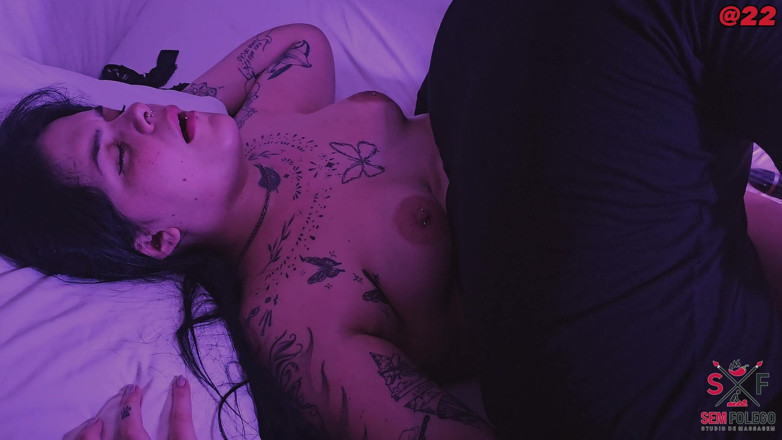 Cadu Sem Folego: Tattooed, onun squirting yapabileceğinden şüpheliydi, sadece ıslak