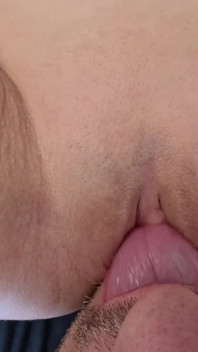 Extremo duplo esguichando! Lambendo clitóris e comendo buceta molhada para 2 orgasmos explosivos enormes