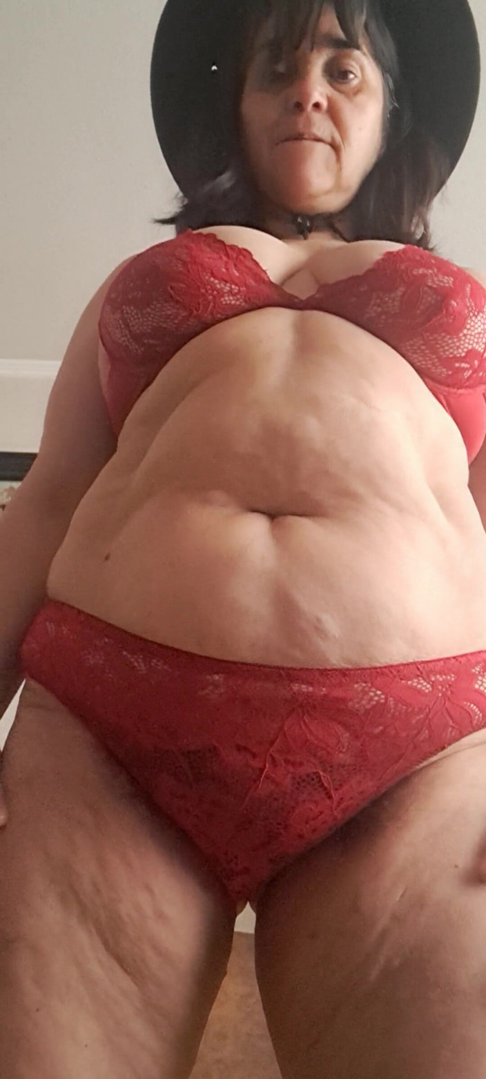 Mommy big hairy pussy: Come vuoi vedere con lingerie o senza