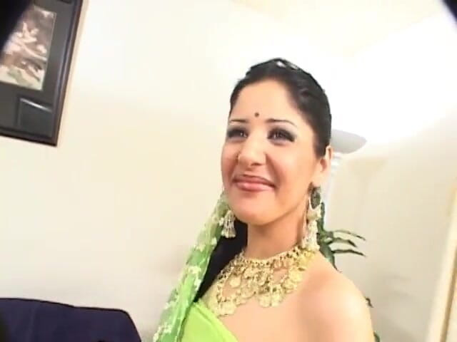 Fuck me Hard: India puta con precioso culo coño chupado y follada por...