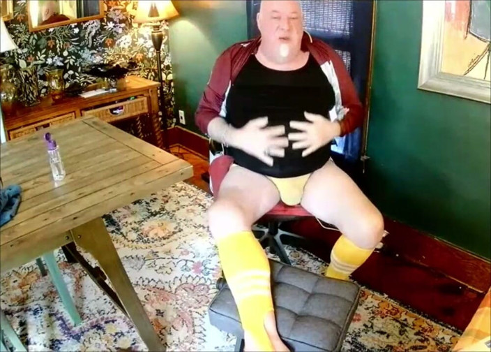 beardaddychub: Treinador mostra ao jogador como se sair melhor no campo...