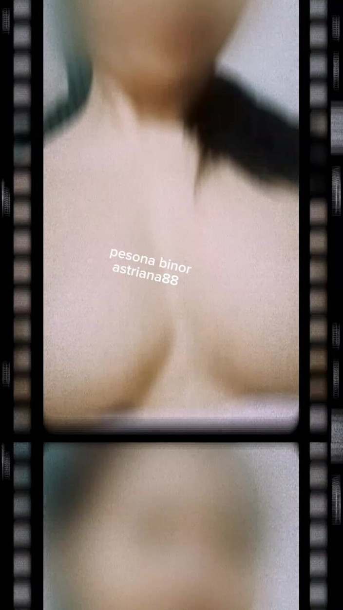 Astriana88: J.j. Herlina炫耀她的