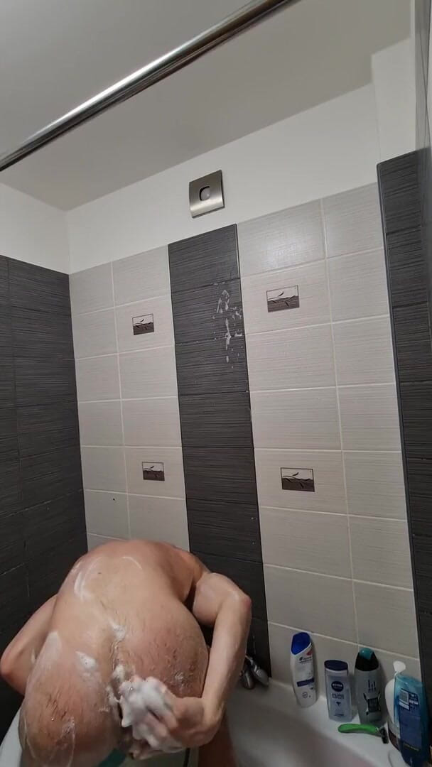 Martin Hard: Muscular guy with big dick showering, jerking off and eating...