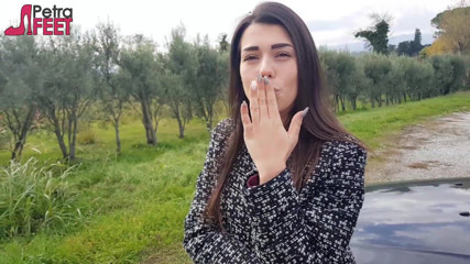 Smokin Fetish: All'aperto fumo sigaro da bruna sexy