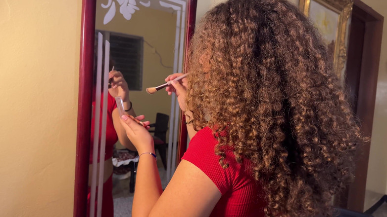 SugarPose: Jasmine, Cassandra'ya yaramazlık için cezalandırıyor