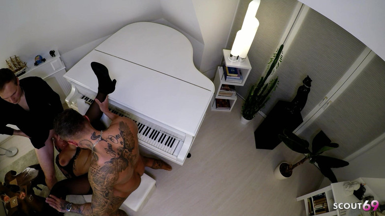 Scout69: Alemã ninfomaníaca curvilínea grandona menina Nicky com peitos flácidos naturais...