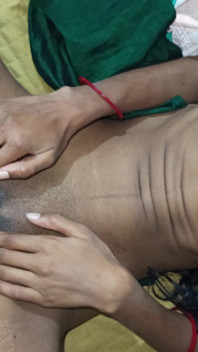 Desi-Bhabhi neukte met een vreemde man