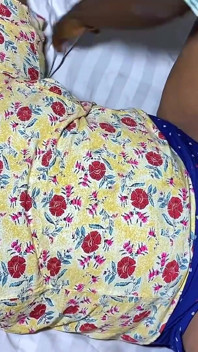 学生が個人的に彼の太ったお尻の大学の先生を訪問し、犯した