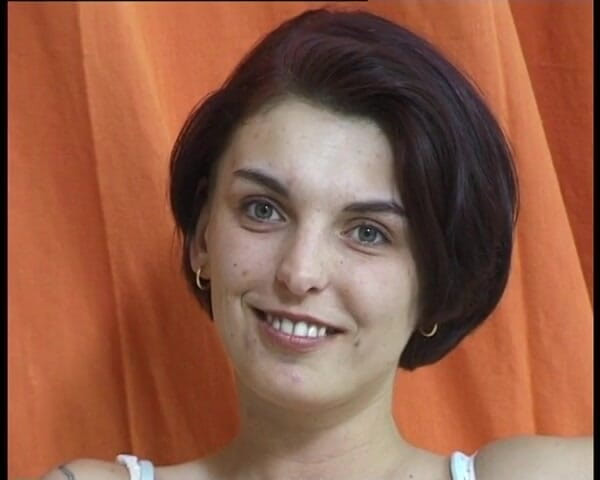 YOUR FIRST PORN: Nicky - (no) soy una buena chica.