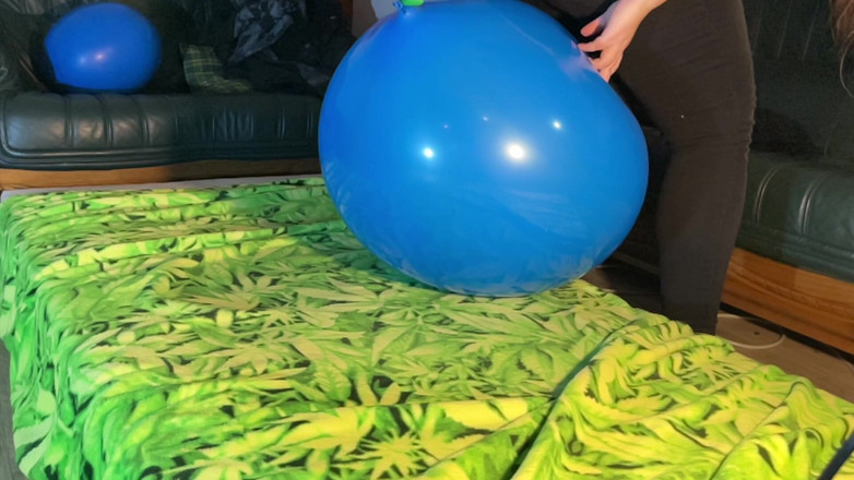 BeachBallsDuo: (cr-2) 16 Huge 60-100cm Very Thick Balloons Crushed by Are Asses! 2 Camera...