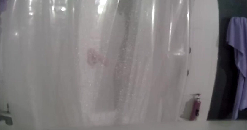 TheTinyLoli: Prinsă în baie masturbându-se