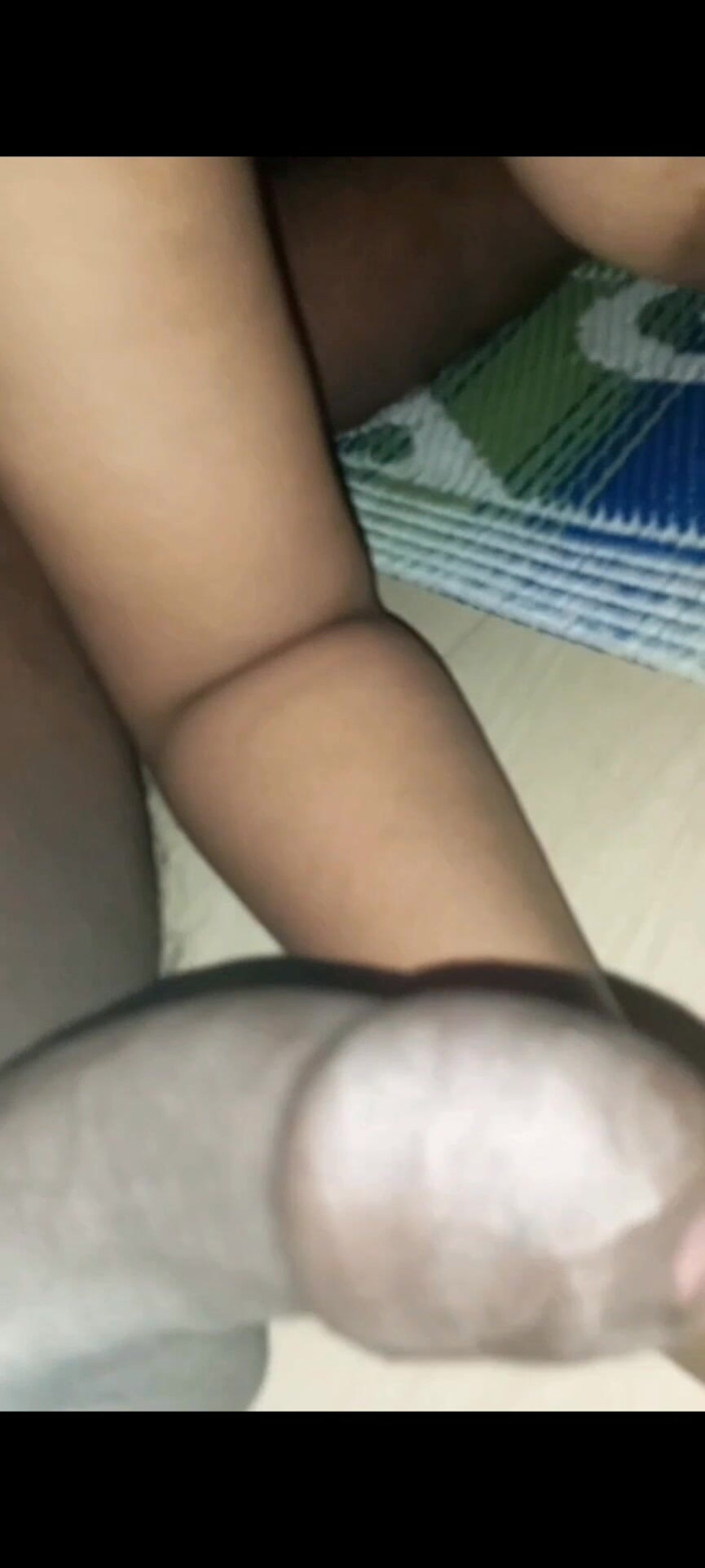 InnocentTamilCouples: Tamil karı koca ön sevişme sırasında aldatılan hayatları hakkında samimi sohbet...