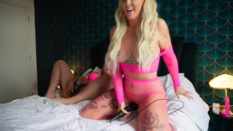 Gigi Patsy: Annaleah &amp; Gigi Patsy Wank Race