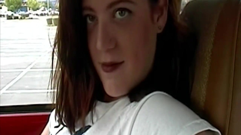 NAUGHTYPOLSKA: Morena follada en el coche y mamada y chorreada
