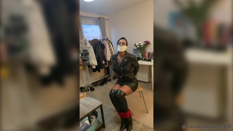 Latina Fetish: Cewek semok latina diikat dan disumpal sama microfoam (hd)