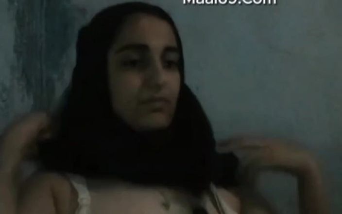 MehwishAly: Meine cz, wenn sie allein im Zimmer ist