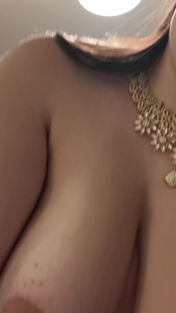 Sexo quente com iraniana persa meia-irmã com enorme gozada na boca
