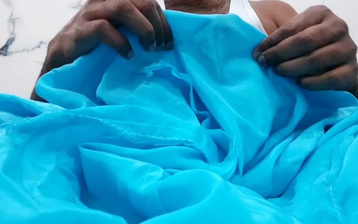 Satin And Silky: Атласний шовк мастурбує порно - зведена сестра Сальвар треться об член головою (88)
